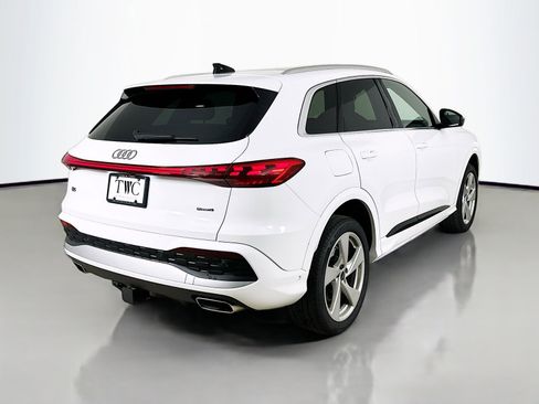 Used 2025 Audi Q5 Premium Plus w/ Premium Plus AWD/4WD image 5