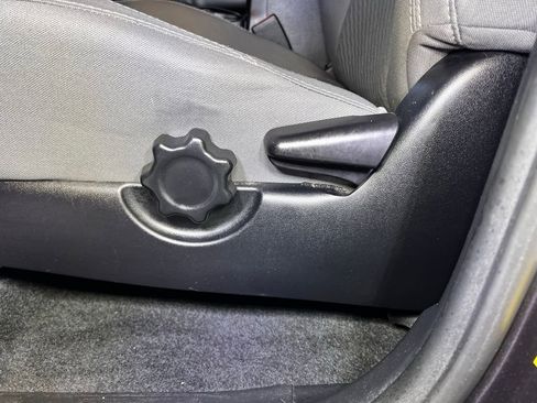 Used 2021 Toyota Tacoma SR image 25