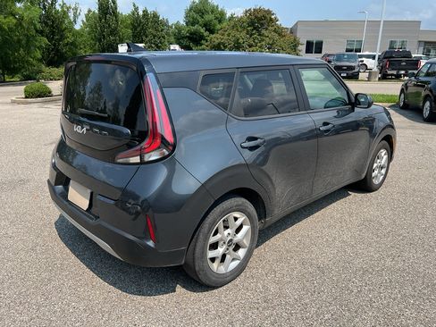 Used 2024 Kia Soul LX w/ Option Group 015 FWD image 7