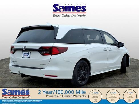 Used 2024 Honda Odyssey Sport image 3