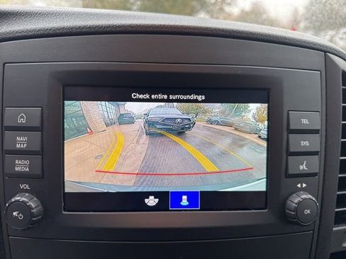 Used 2023 Mercedes-Benz Metris image 21