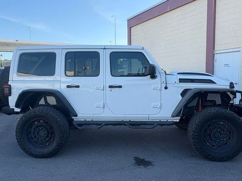 Used 2018 Jeep Wrangler Unlimited Sport S image 2