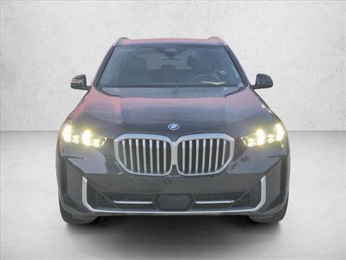 Used 2025 BMW X5 xDrive50e AWD/4WD image 2