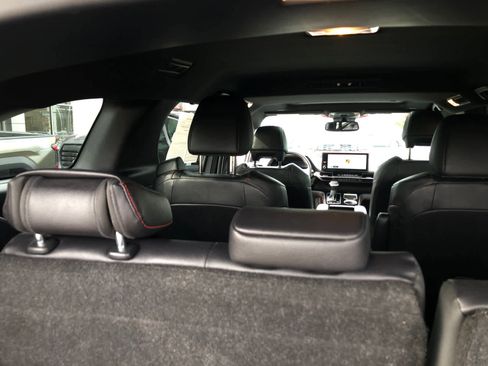 Certified 2025 Toyota Sienna XSE image 29