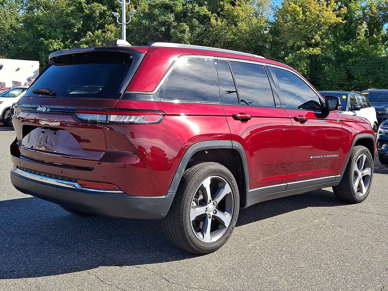 Used 2023 Jeep Grand Cherokee 4WD 4xe image 6