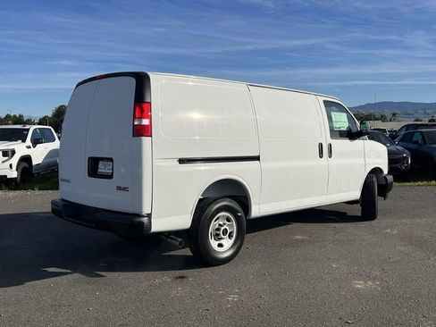 New 2026 GMC Savana 2500 w/ Driver Convenience Package image 3