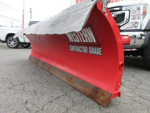 Used 2022 Ford F550 4x4 Regular Cab Super Duty image 43