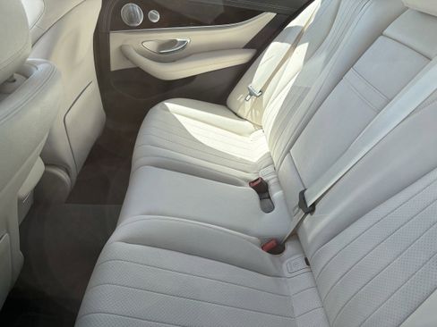 Used 2021 Mercedes-Benz E 350 4MATIC Sedan image 9