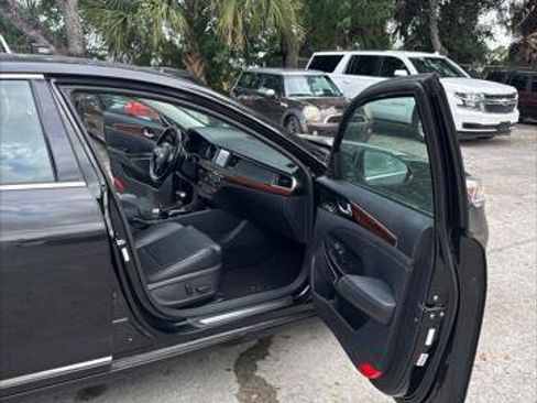 Used 2019 Kia Cadenza Premium image 12