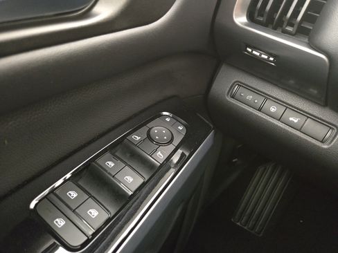 Used 2024 Nissan Pathfinder SL w/ SL Premium Package image 30