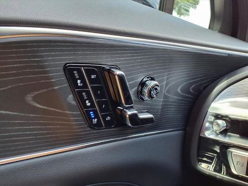 New 2026 Cadillac Lyriq V image 21