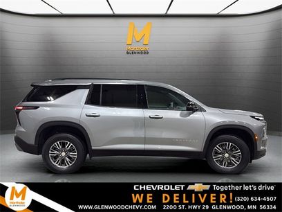 Used 2025 Chevrolet Traverse LT