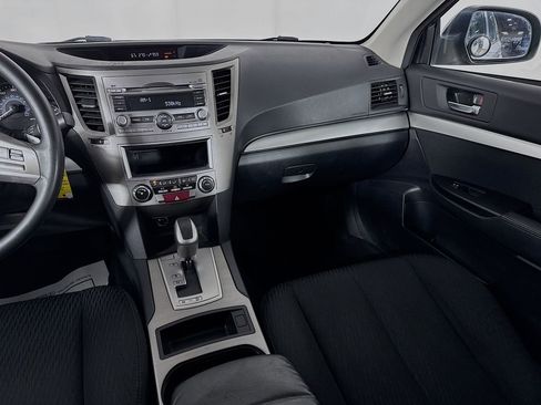 Used 2010 Subaru Outback 2.5i image 25