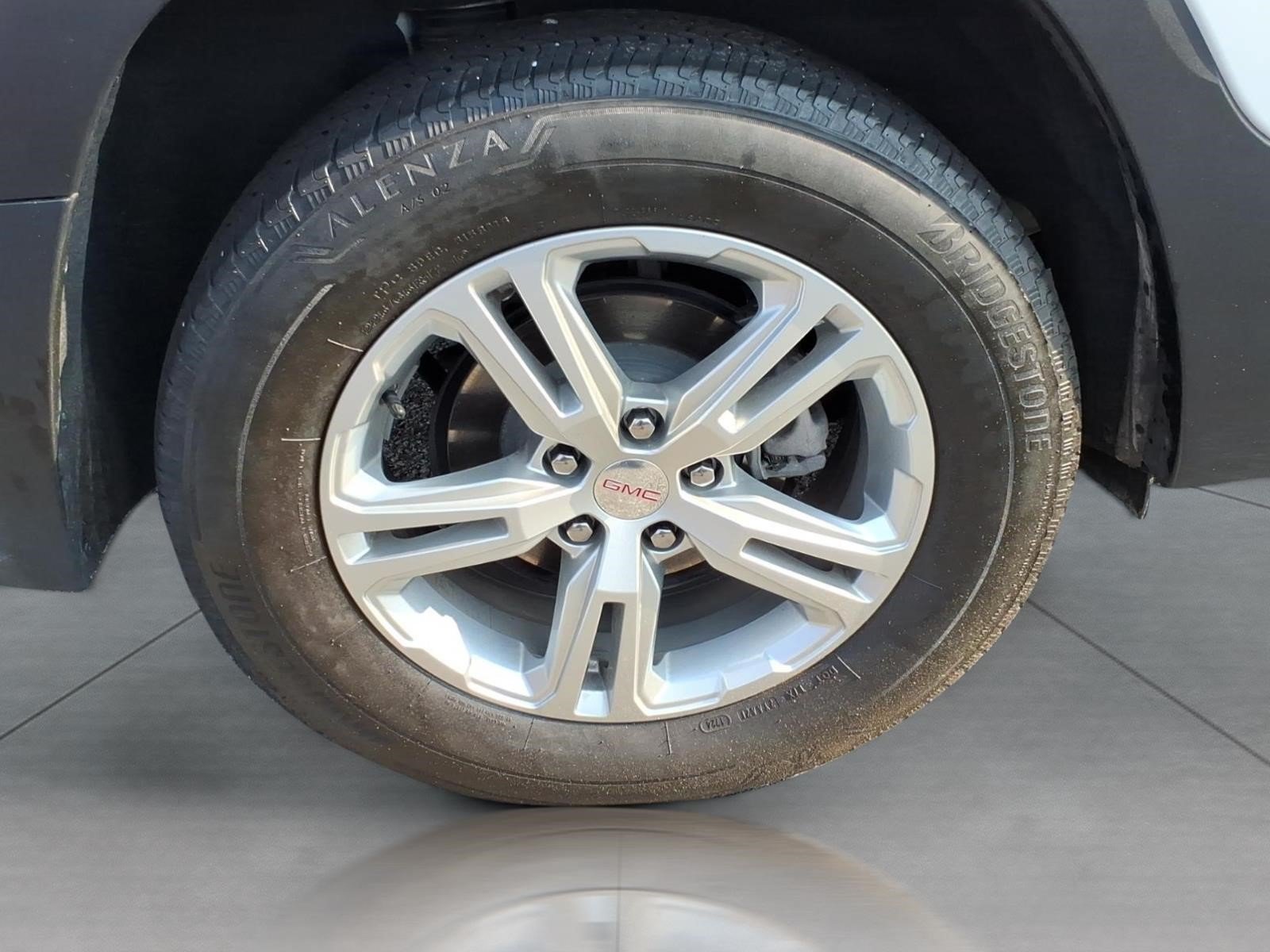 Used 2024 GMC Terrain SLE AWD/4WD image 5