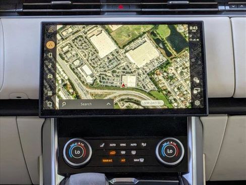 Used 2023 Land Rover Range Rover SE AWD/4WD image 10