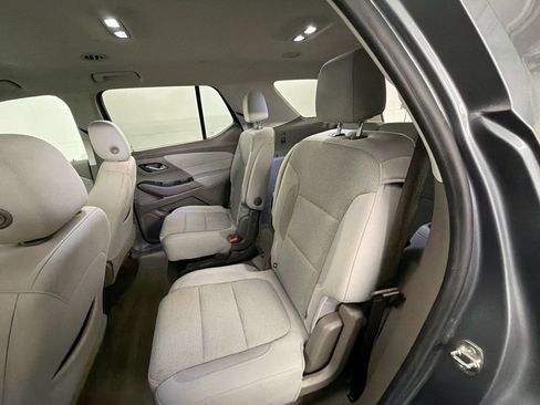 Used 2021 Chevrolet Traverse LT FWD image 23