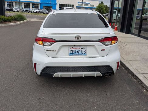 Used 2022 Toyota Corolla SE w/ SE Premium Package FWD image 4