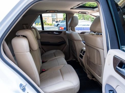 Used 2015 Mercedes-Benz ML 350 4MATIC image 32