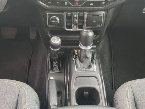 Certified 2025 Jeep Wrangler Unlimited Sport AWD/4WD image 19
