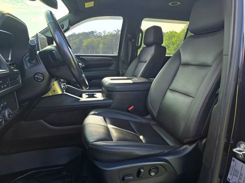 Used 2022 Chevrolet Suburban Z71 w/ Luxury Package AWD/4WD image 31