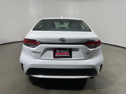 Certified 2022 Toyota Corolla LE image 4