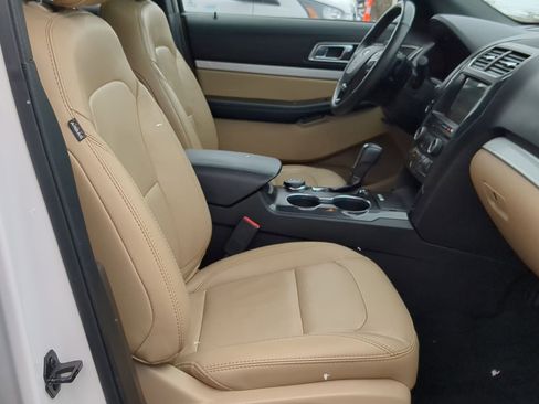 Used 2017 Ford Explorer XLT w/ Equipment Group 202A image 29