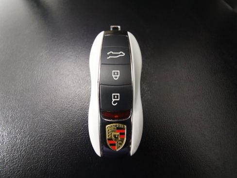 Used 2023 Porsche Macan image 23