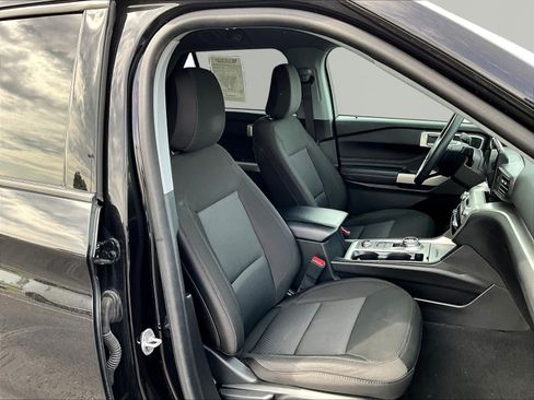 Used 2022 Ford Explorer XLT AWD/4WD image 29