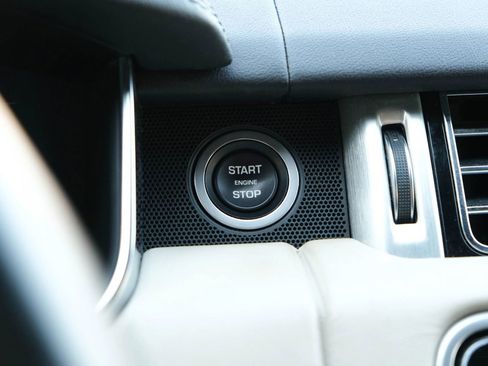 Used 2020 Land Rover Range Rover HSE image 48