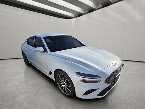 Used 2023 Genesis G70 2.0T AWD/4WD image 11