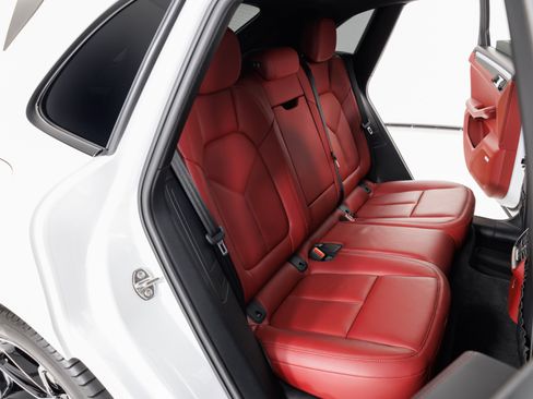 Used 2022 Porsche Macan GTS AWD/4WD image 50