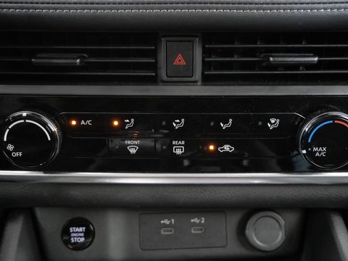 Used 2024 Nissan Rogue S FWD image 19