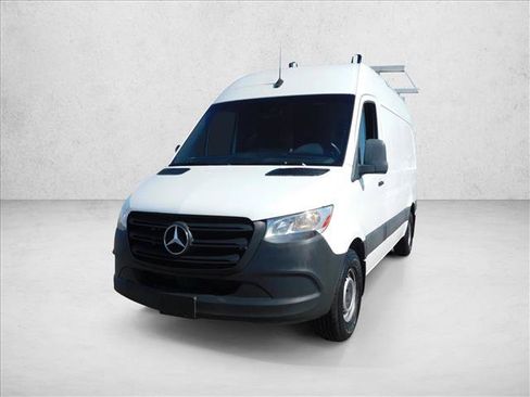 Used 2022 Mercedes-Benz Sprinter 2500 image 2