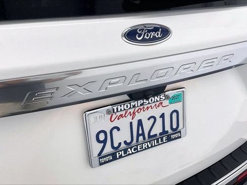 Used 2021 Ford Explorer Platinum w/ Equipment Group 601A AWD/4WD image 32