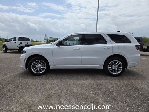 Used 2023 Dodge Durango GT image 4