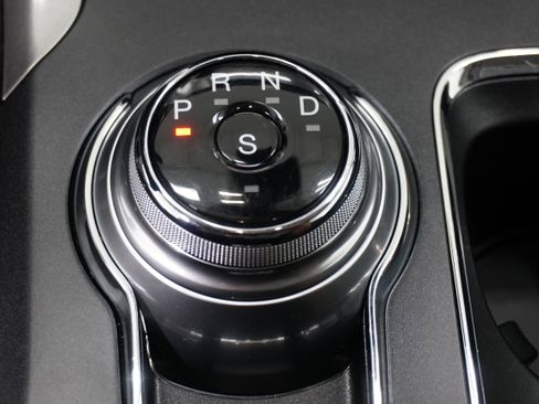 Used 2020 Ford Fusion SE image 19