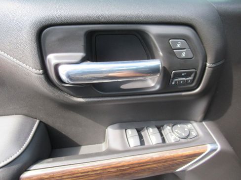 Used 2022 Chevrolet Silverado 1500 High Country w/ Technology Package AWD/4WD image 21