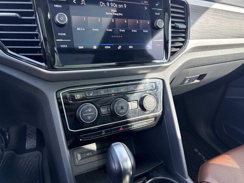 Certified 2022 Volkswagen Atlas SE image 19