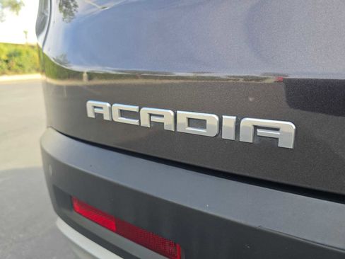 Used 2018 GMC Acadia SLT image 14