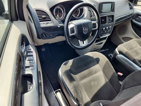 Used 2017 Dodge Grand Caravan SE w/ Power Window Group FWD image 16