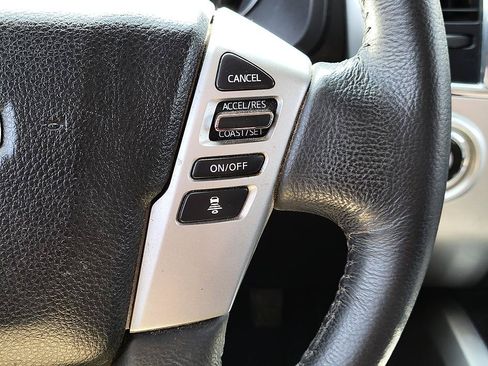 Used 2021 Nissan Titan SV w/ SV Convenience Package RWD image 22