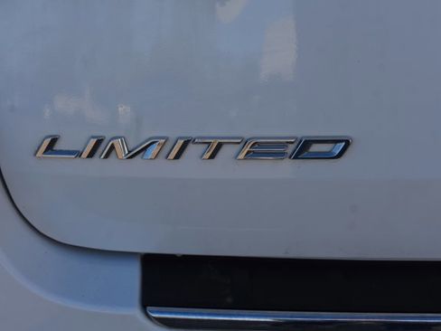 Used 2021 Ford Explorer Limited w/ Equipment Group 301A image 7