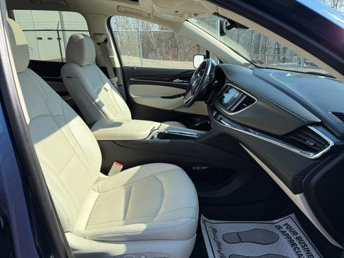 Used 2023 Buick Enclave Essence w/ Experience Buick Package image 23