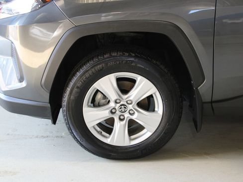 Used 2022 Toyota RAV4 LE AWD/4WD image 6