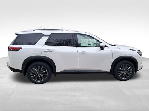 New 2025 Nissan Pathfinder SL w/ SL Premium Package image 7
