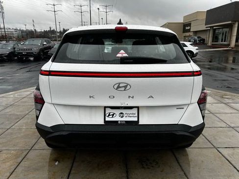 New 2026 Hyundai Kona SE AWD/4WD image 8