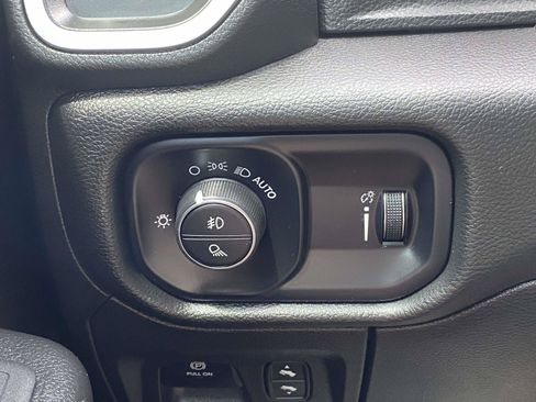 Used 2023 RAM 1500 Big Horn AWD/4WD image 18