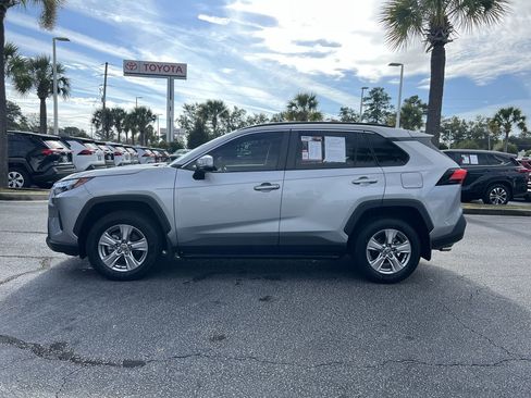 Used 2022 Toyota RAV4 XLE image 7