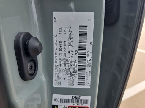 Used 2026 Toyota Tundra Limited AWD/4WD image 37