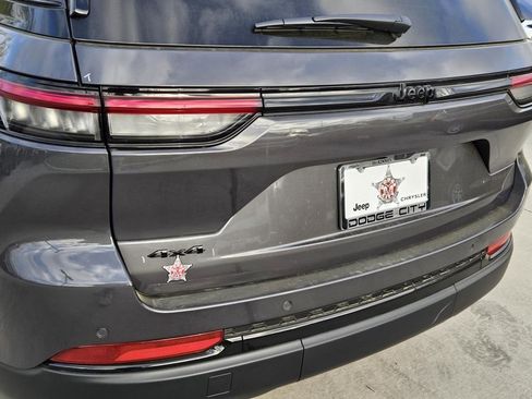 New 2025 Jeep Grand Cherokee Limited AWD/4WD image 5